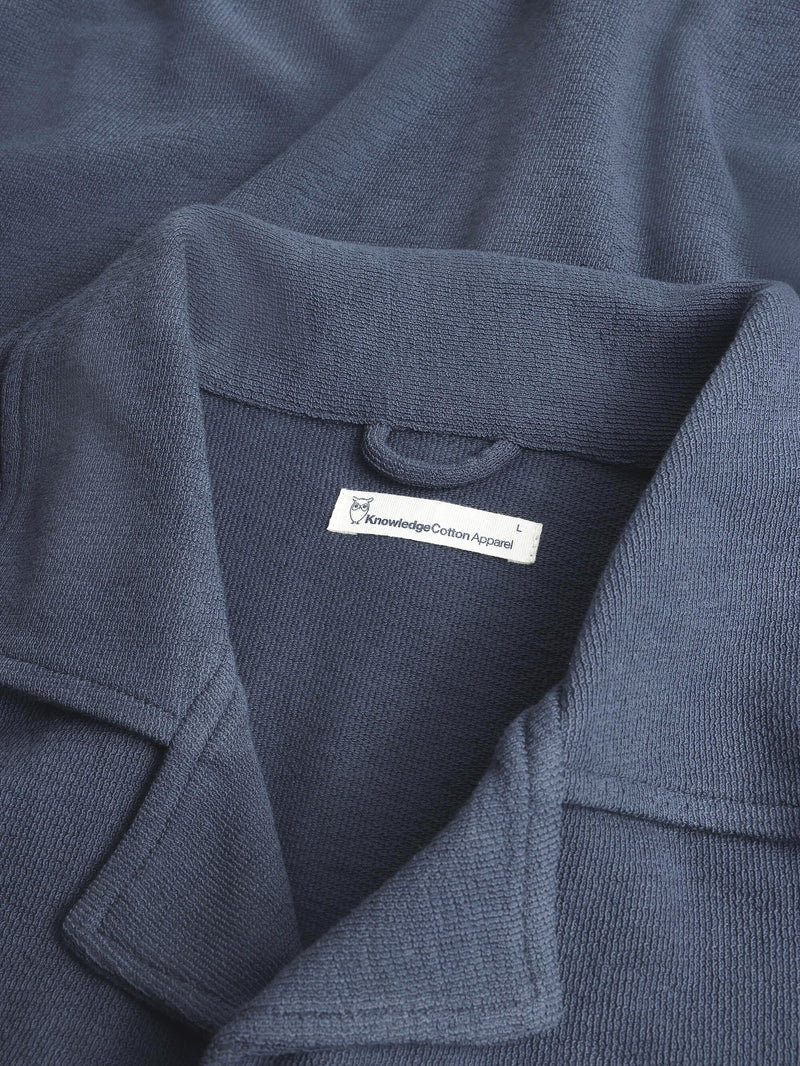 KnowledgeCotton Apparel - MEN Box fit short sleeve bouclé shirt - GOTS/Vegan Shirts 1226 Vintage Indigo