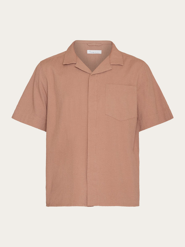 KnowledgeCotton Apparel - MEN Box short sleeve seersucker shirt GOTS/Vegan Shirts 1437 Chocolate Malt