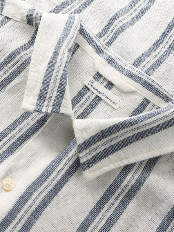 KnowledgeCotton Apparel - MEN Box short sleeve striped cotton shirt GOTS/Vegan Shirts 8021 Blue stripe