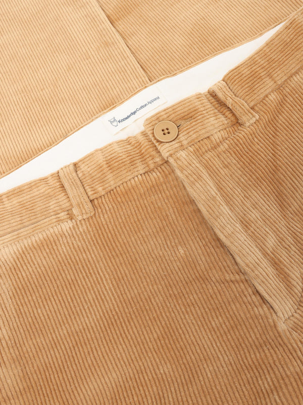 KnowledgeCotton Apparel - MEN CHUCK regular 8-wales corduroy chino pants Pants 1484 Apple Cinnamon