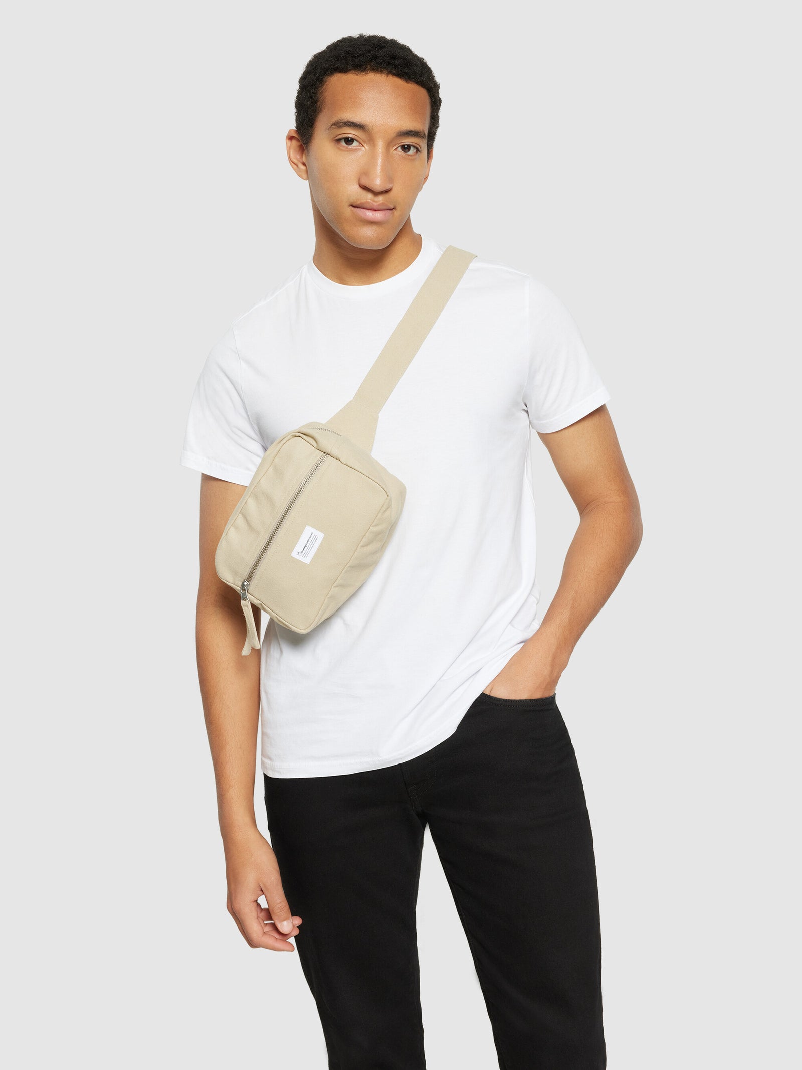 バッグ CAMIEL FORTGENS - Canvas Bumbag 2025年最新】camiel fortgens バッグの人気アイテム - メルカリ