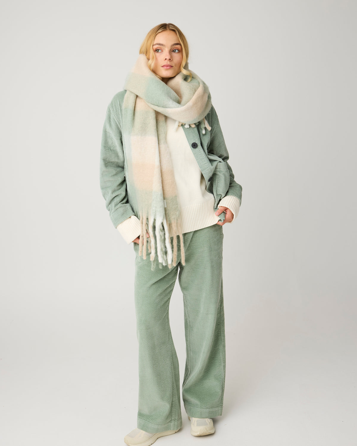 KnowledgeCotton Apparel - WMN Corduroy overshirt Overshirts 1396 Lily Pad