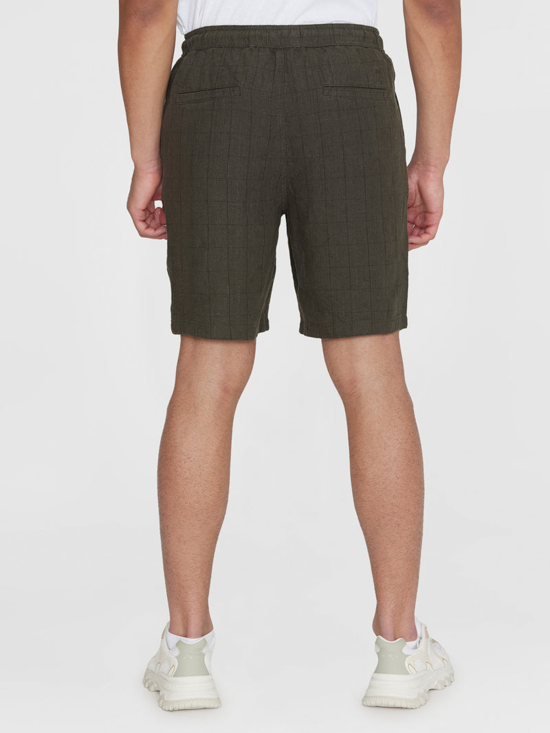 KnowledgeCotton Apparel - MEN FIG loose checked linen shorts - GOTS/Vegan Shorts 1068 Burned Olive
