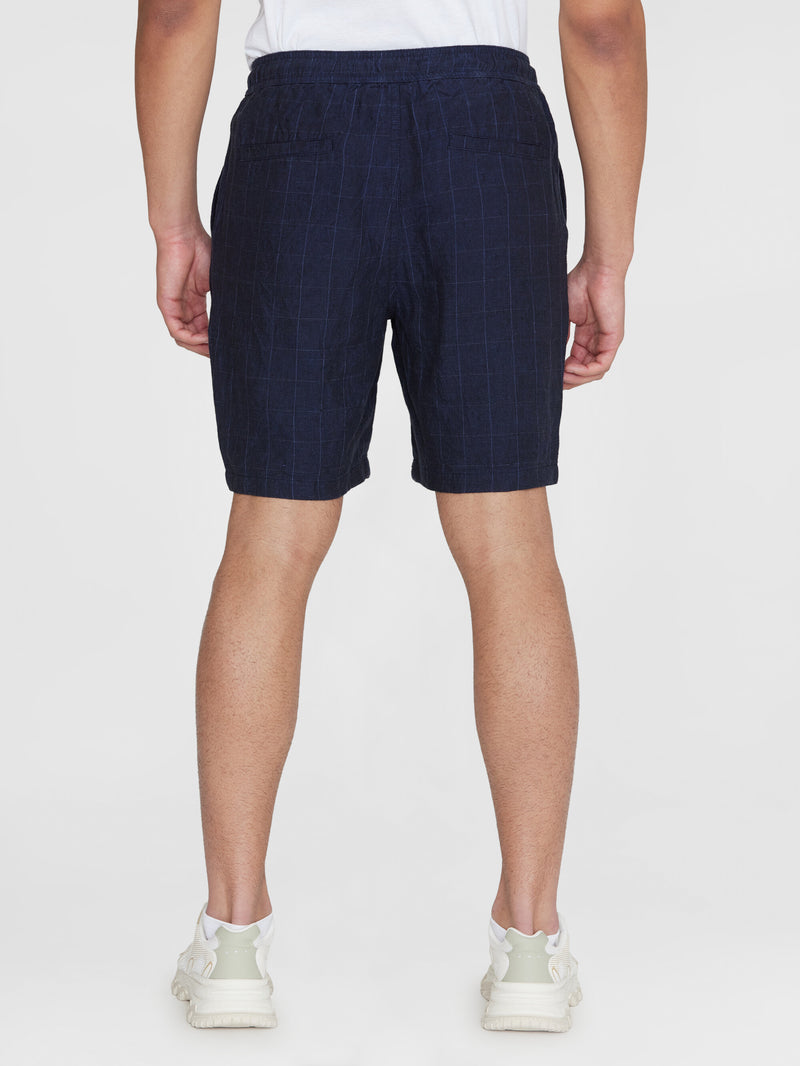 KnowledgeCotton Apparel - MEN FIG loose checked linen shorts - GOTS/Vegan Shorts 1412 Night Sky