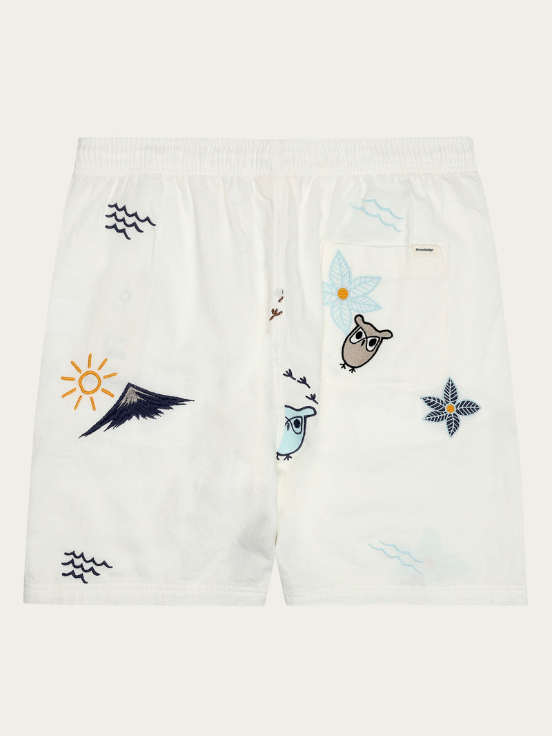 KnowledgeCotton Apparel - MEN FIG loose with embroidery shorts - GOTS/Vegan Shorts 1387 Egret
