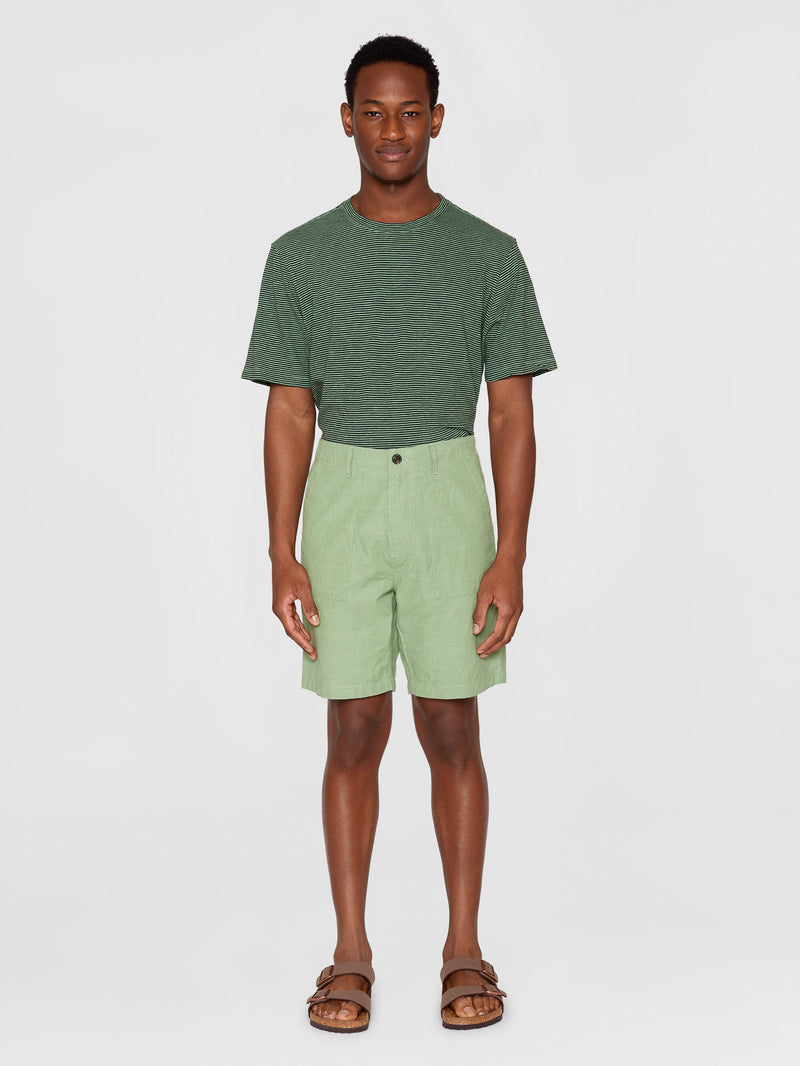KnowledgeCotton Apparel - MEN FLINT wide slub yarn shorts - GOTS/Vegan Shorts 1454 Shale Green
