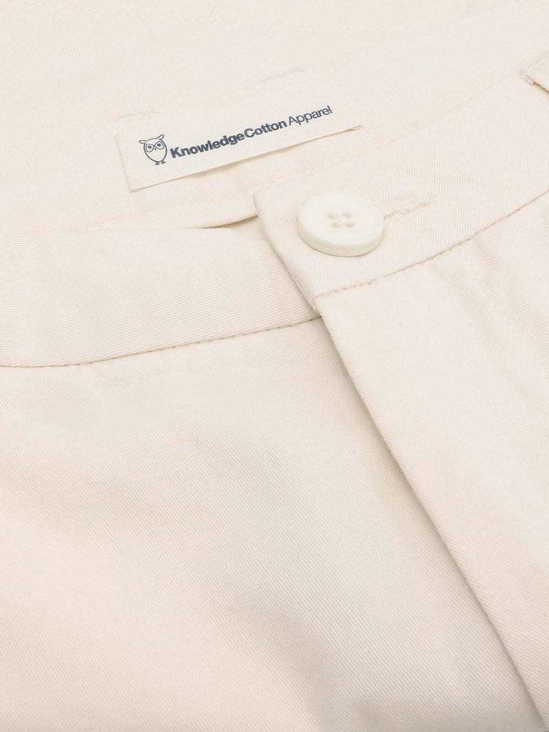 KnowledgeCotton Apparel - WMN GALE boyfriend mid-rise twill chino shorts - GOTS/Vegan Shorts 1387 Egret