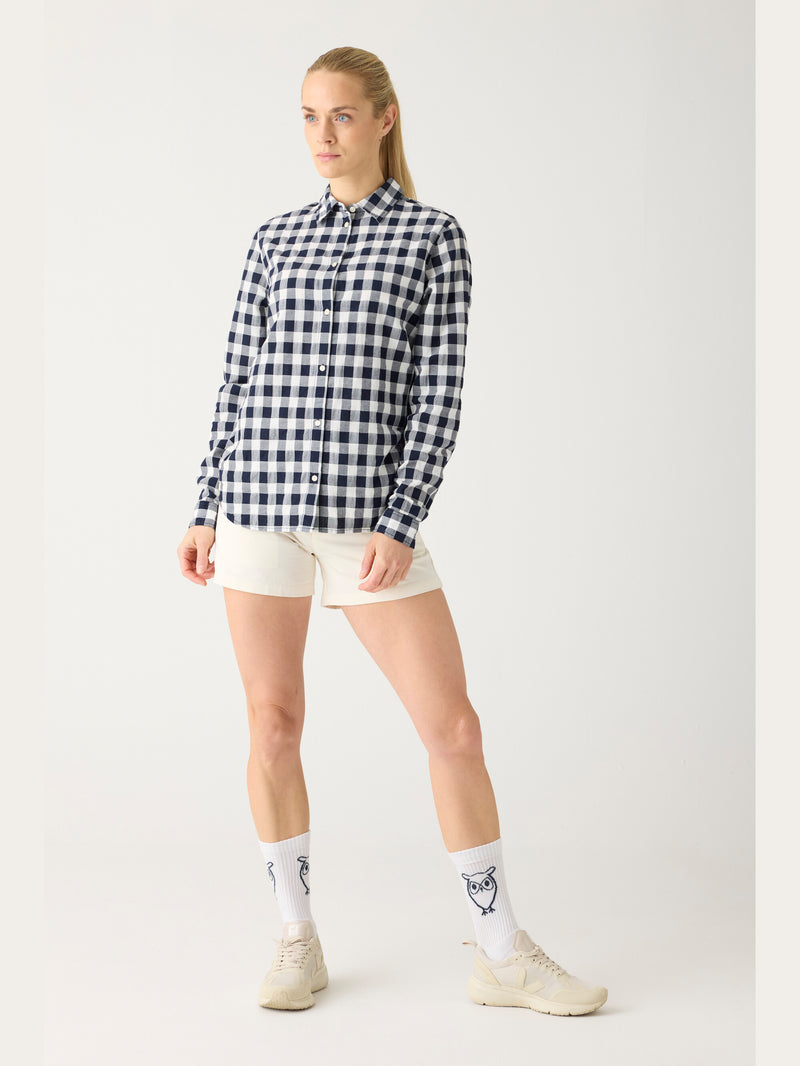 KnowledgeCotton Apparel - WMN GALE boyfriend mid-rise twill chino shorts - GOTS/Vegan Shorts 1387 Egret