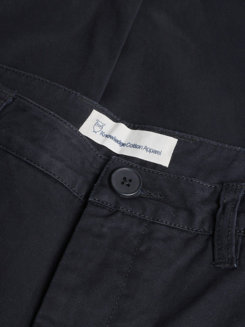 KnowledgeCotton Apparel - WMN IRIS mom mid-rise twill chino - GOTS/Vegan Pants 1300 Black Jet