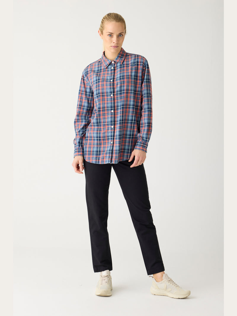 KnowledgeCotton Apparel - WMN IRIS mom mid-rise twill chino - GOTS/Vegan Pants 1300 Black Jet