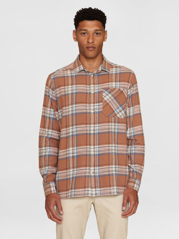 KnowledgeCotton Apparel - MEN Loose checked shirt - GOTS/Vegan Shirts 8026 Brown stripe