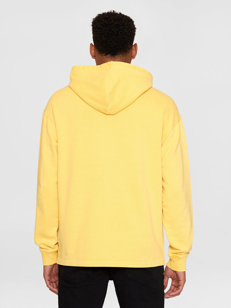 KnowledgeCotton Apparel - MEN Loose fit hood sweat with logo chest print - GOTS/Vegan Sweats 1429 Misted Yellow