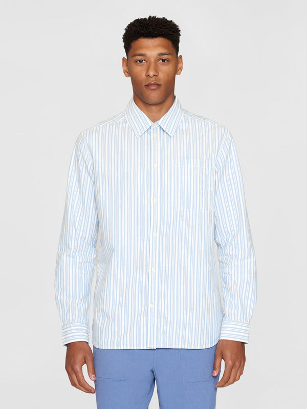 KnowledgeCotton Apparel - MEN Loose striped slub canvas shirt - GOTS/Vegan Shirts 8021 Blue stripe