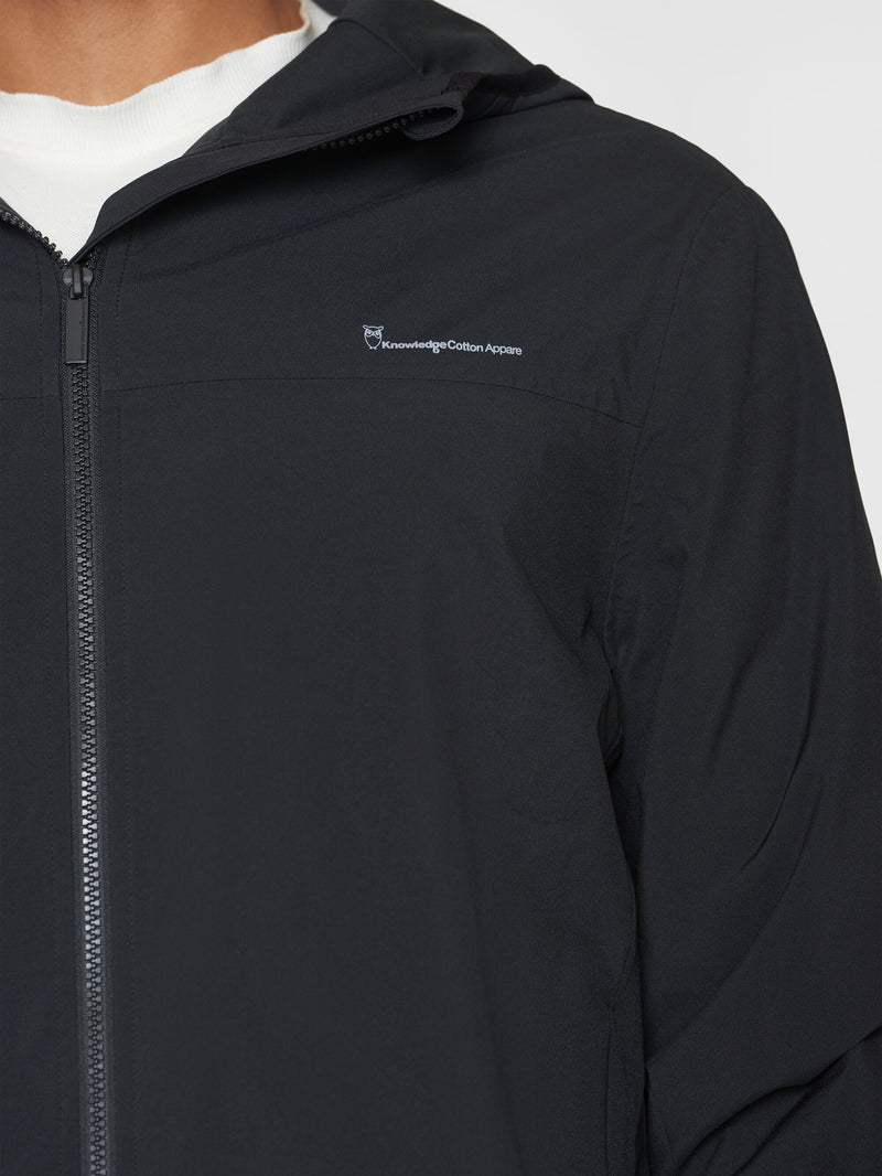 KnowledgeCotton Apparel - MEN NORDENVIND™ Light shell jacket - GRS/Vegan Jackets 1300 Black Jet