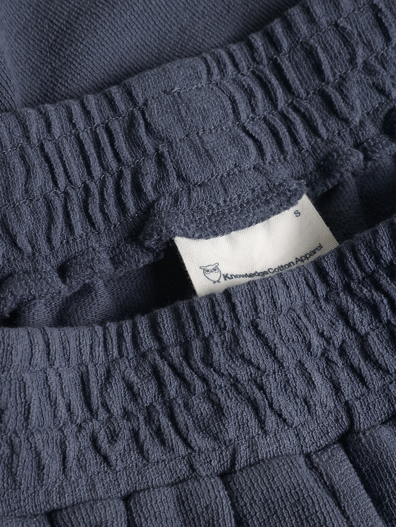 KnowledgeCotton Apparel - WMN POSEY elastic waist bouclé shorts - GOTS/Vegan Shorts 1226 Vintage Indigo