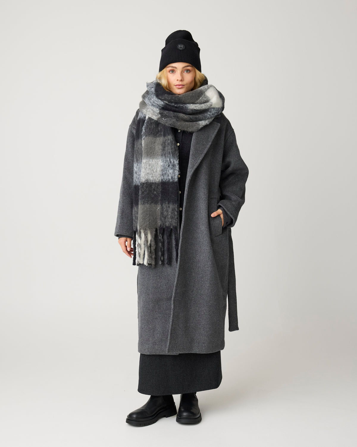 KnowledgeCotton Apparel - UNI Recycled fringe scarf Scarfs 7003 Black check