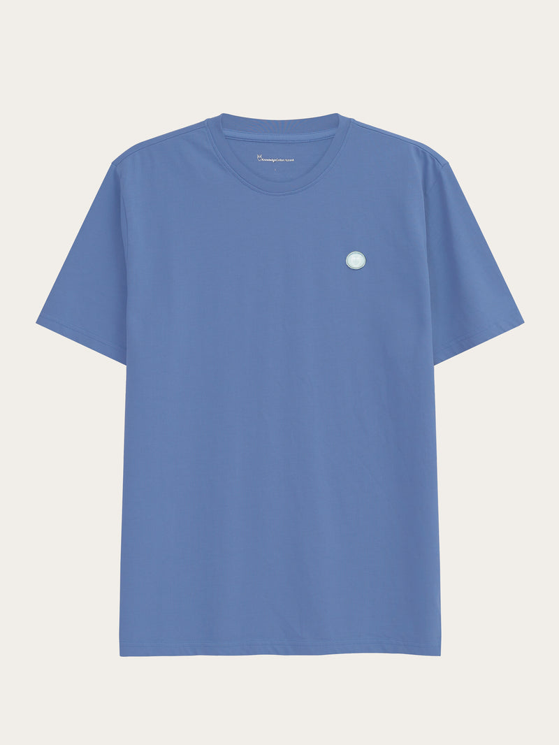 KnowledgeCotton Apparel - MEN Regular fit Badge t-shirt T-shirts 1432 Moonlight Blue