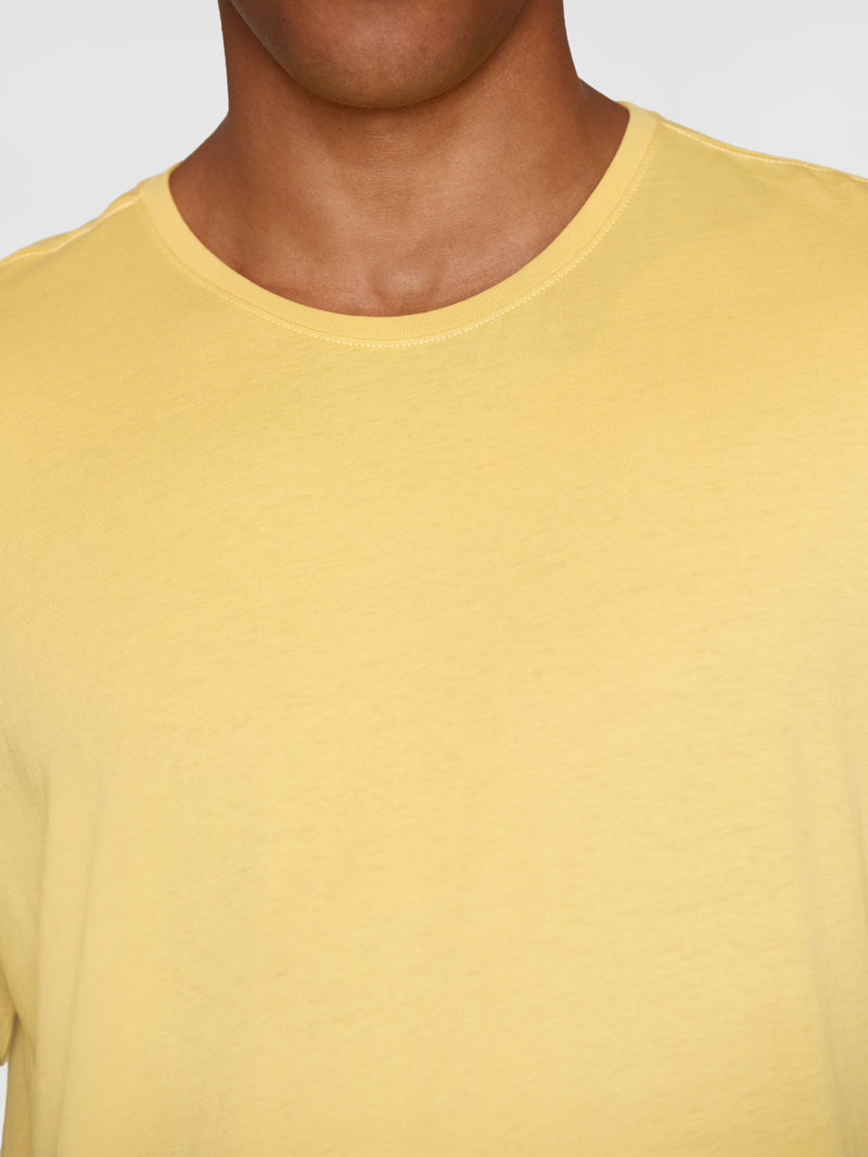 KnowledgeCotton Apparel - MEN Regular fit Basic tee T-shirts 1429 Misted Yellow