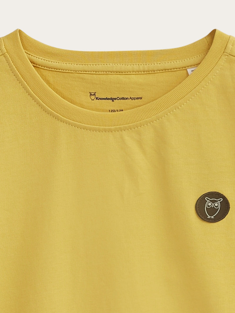 KnowledgeCotton Apparel - YOUNG Regular fit badge t-shirt T-shirts 1429 Misted Yellow