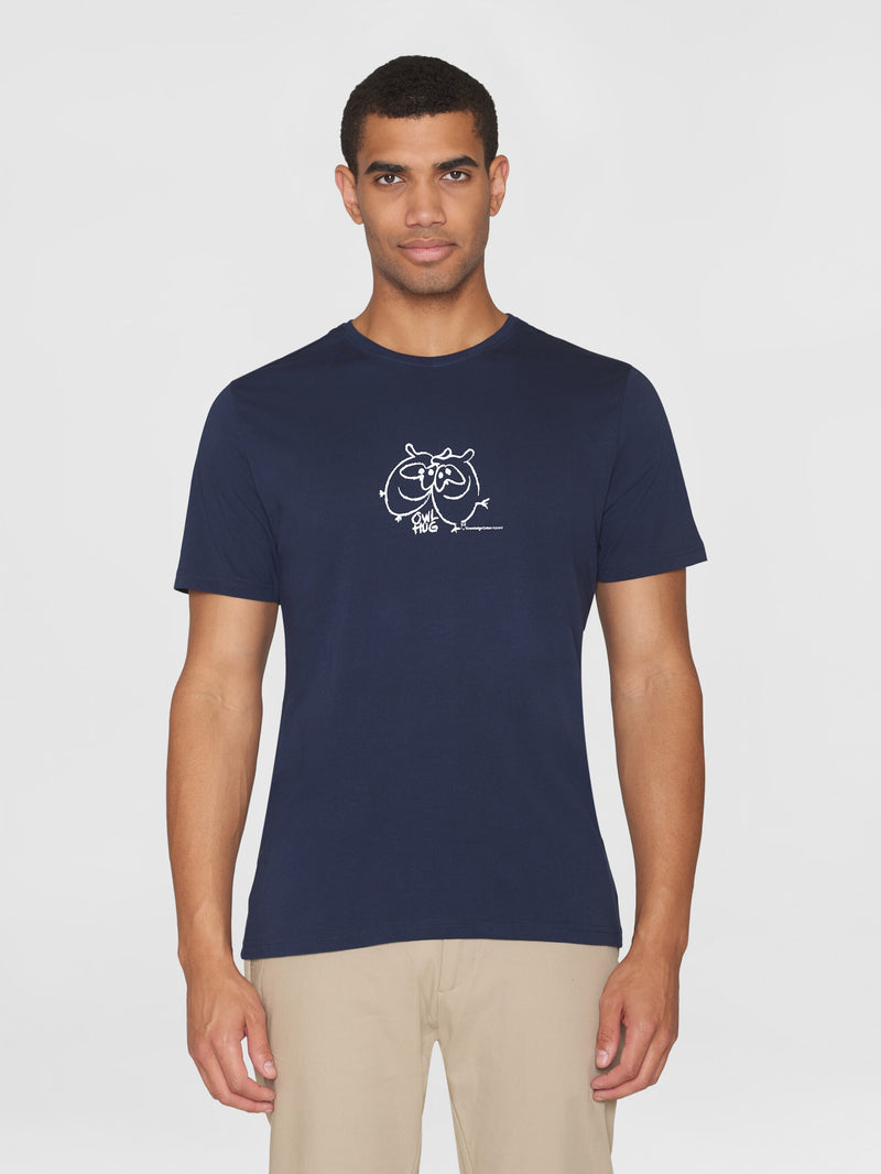 KnowledgeCotton Apparel - MEN Regular fit single jersey owl hug print t-shirt - GOTS/Vegan T-shirts 1412 Night Sky