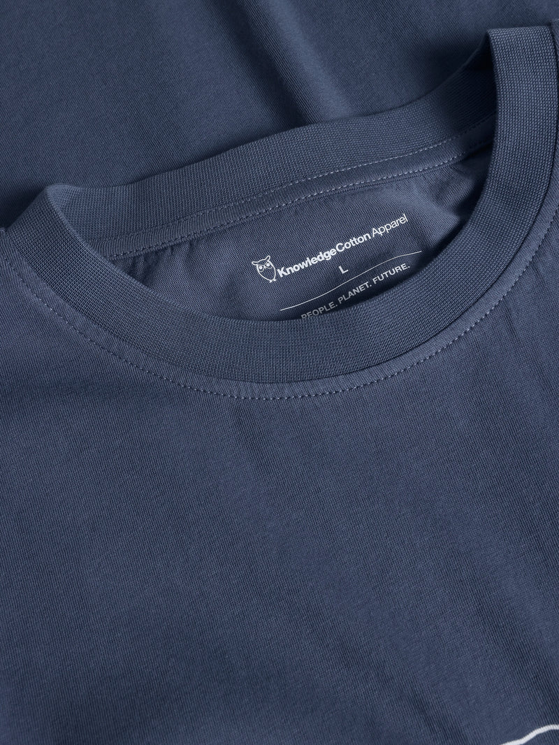 KnowledgeCotton Apparel - MEN Regular single jersey mountain owl printed t-shirt - Regenerative Organic Certified™ - GOTS T-shirts 1226 Vintage Indigo