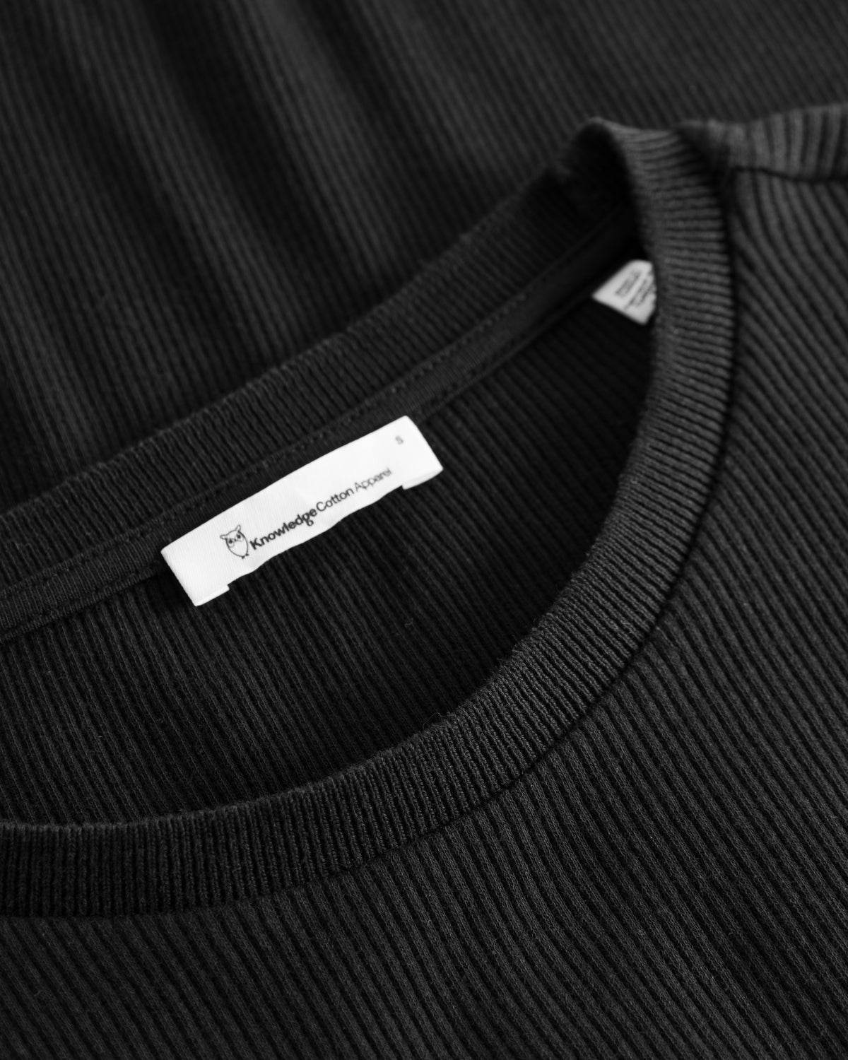 KnowledgeCotton Apparel - WMN Rib Scoop neck long sleeved Long Sleeves 1300 Black Jet