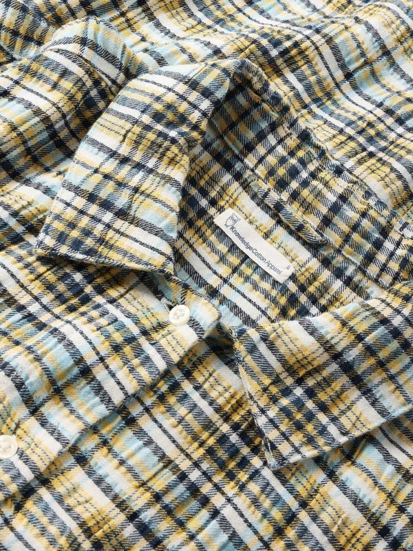 KnowledgeCotton Apparel - WMN Seersucker check short sleeved shirt - GOTS/Vegan Shirts 7024 Yellow check