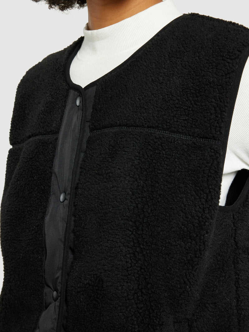 KnowledgeCotton Apparel - WMN Teddy crew neck vest - GRS/Vegan Fleeces 1300 Black Jet