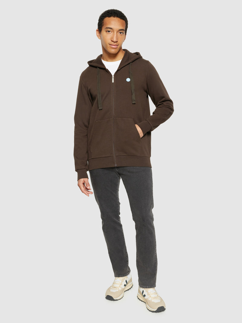 KnowledgeCotton Apparel - MEN Zip hood kangaroo badge sweat Sweats 1243 Demitasse (brown)