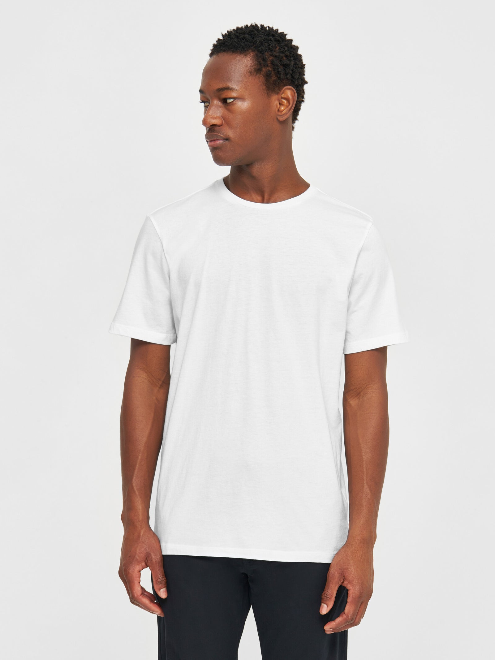 White basic tee hot sale